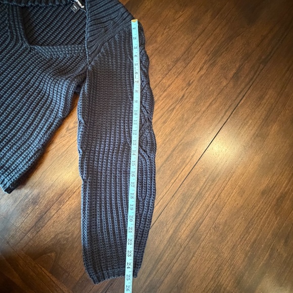 Express Chunky Knit Ribbed Long Sleeve Designed Poof Sleeve Sweater, Size Medium - Picture 10 of 13